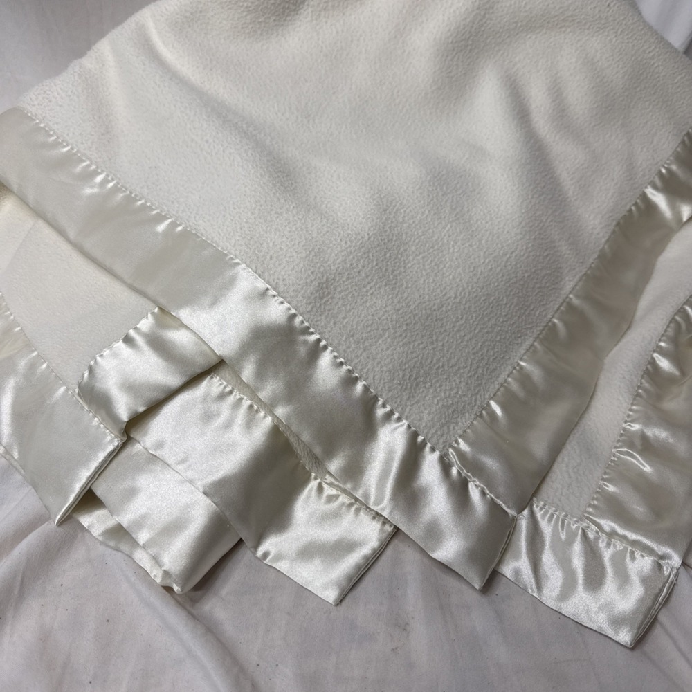Vtg Martha Stewart Full Queen Blanket Ivory Satin Trim Retro Soft Fleece Cottage